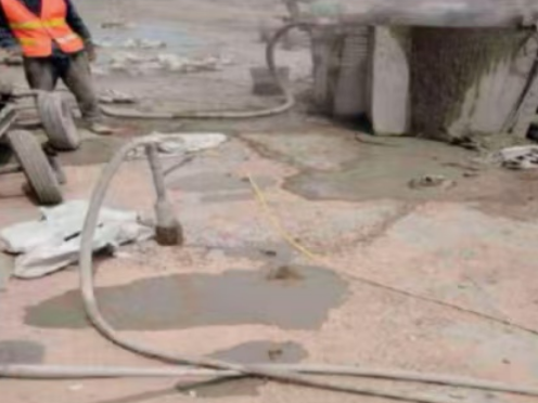 景泰水泥混凝土路面板底注浆技术 路面脱空注浆整治方案